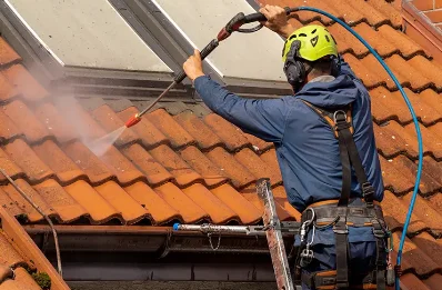Démoussage et hydrofuge de toiture à Crouseilles
