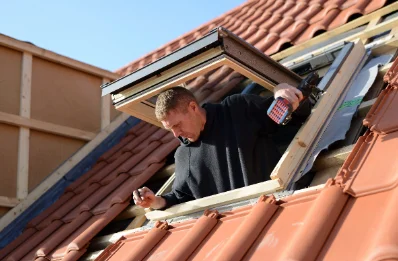 Pose de fenêtres de toit Velux à Crouseilles